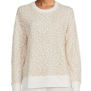 Cozy leopard print sweatshirt‎ with ribbed white trim